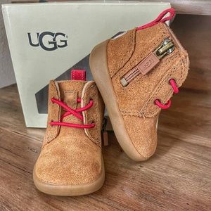 Infant Ugg Boots, size 0/1, chestnut brown.
